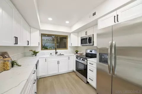 6816 Hyde Park Dr UNIT E, San Diego, CA 92119