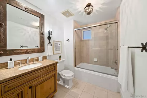 Bath - 1020 Genter St #102, La Jolla, CA 92037 photo 5 of 5