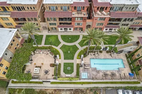 View/Area - 1020 Genter St #102, La Jolla, CA 92037 photo 2 of 3