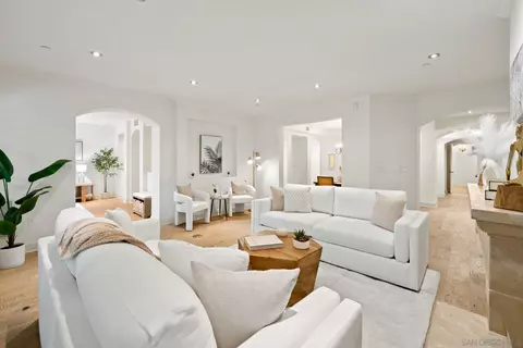 Living - 1020 Genter St #102, La Jolla, CA 92037 photo 3 of 7