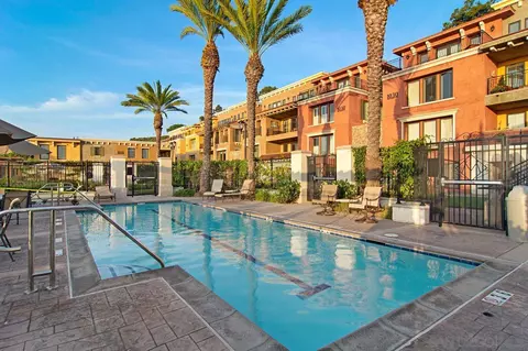 Exterior - 1020 Genter St #102, La Jolla, CA 92037 photo 1 of 2