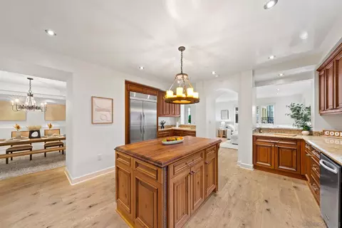 Kitchen - 1020 Genter St #102, La Jolla, CA 92037 photo 3 of 7