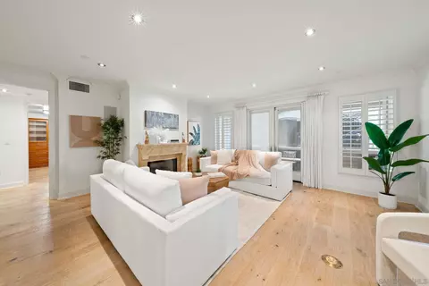 Living - 1020 Genter St #102, La Jolla, CA 92037 photo 5 of 7