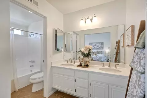 Bath - 2058 Paseo Ladera, Vista, CA 92084 photo 2 of 2