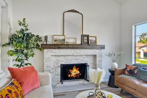 Living - 2058 Paseo Ladera, Vista, CA 92084 photo 4 of 4