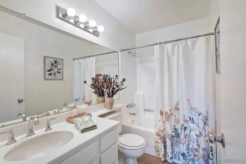 Bath - 2058 Paseo Ladera, Vista, CA 92084 photo 1 of 2