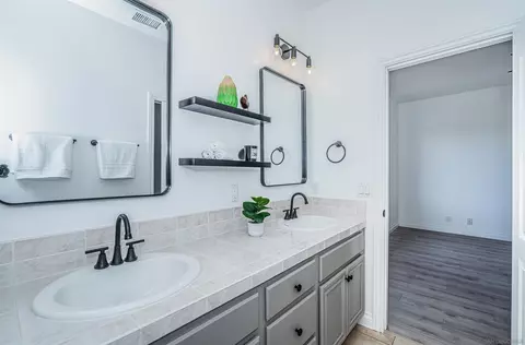 Bath - 15322 Wyeport Rd, Ramona, CA 92065 photo 3 of 7