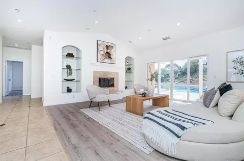 Living - 15322 Wyeport Rd, Ramona, CA 92065 photo 2 of 6