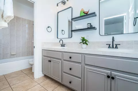 Bath - 15322 Wyeport Rd, Ramona, CA 92065 photo 4 of 7