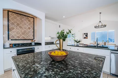 Kitchen - 15322 Wyeport Rd, Ramona, CA 92065 photo 3 of 5