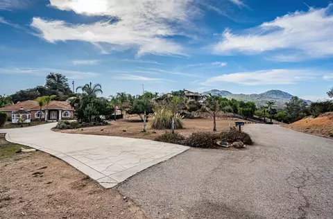 Exterior - 15322 Wyeport Rd, Ramona, CA 92065 photo 9 of 12