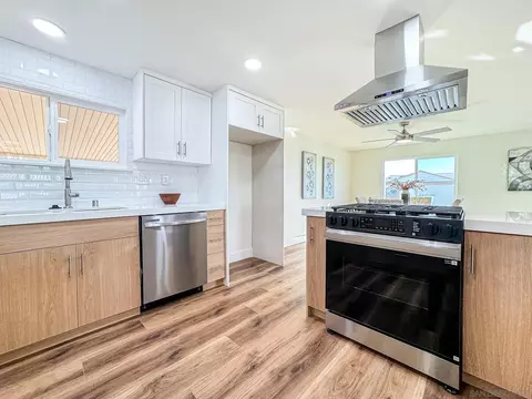 154 Falls View Ln, Oceanside, CA 92056 photo 12