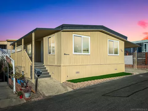 154 Falls View Ln, Oceanside, CA 92056 photo 2