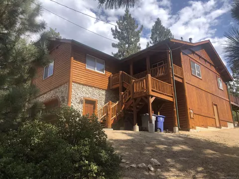 663 Catbird Ln, Big Bear Lake, CA 92315