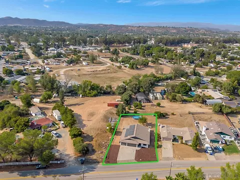 View/Area - 717 Hunter St, Ramona, CA 92065 photo 1 of 13