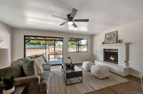 Living - 717 Hunter St, Ramona, CA 92065 photo 2 of 4