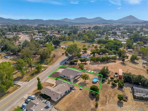 View/Area - 717 Hunter St, Ramona, CA 92065 photo 4 of 13