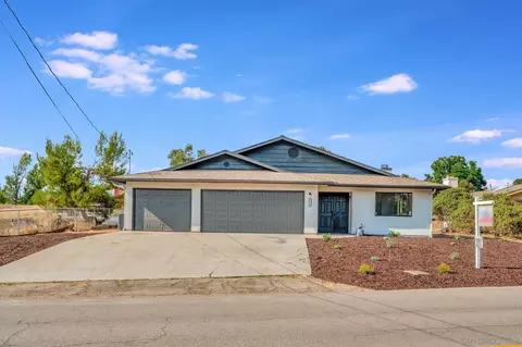 Exterior - 717 Hunter St, Ramona, CA 92065 photo 2 of 12