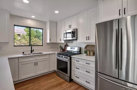 Kitchen - 717 Hunter St, Ramona, CA 92065 photo 3 of 4