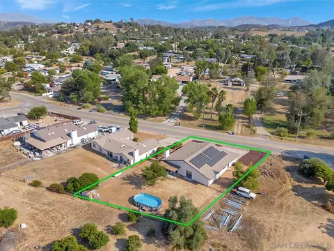 View/Area - 717 Hunter St, Ramona, CA 92065 photo 9 of 13