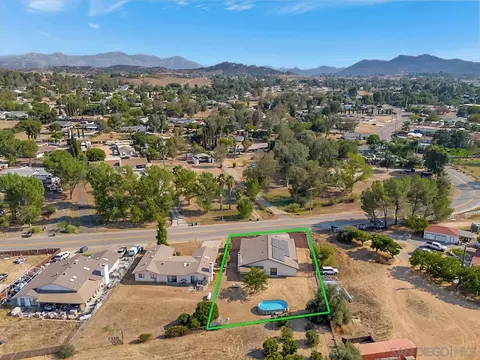 View/Area - 717 Hunter St, Ramona, CA 92065 photo 3 of 13