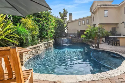 Exterior - 838 Forward, La Jolla, CA 92037 photo 5 of 18