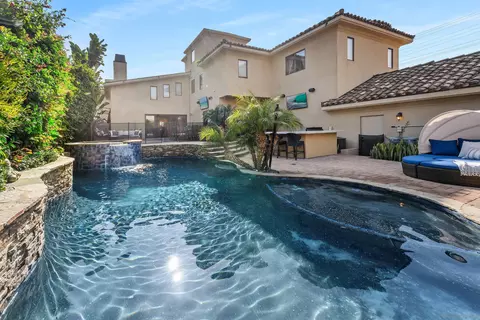 Exterior - 838 Forward, La Jolla, CA 92037 photo 6 of 18