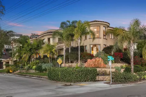 Exterior - 838 Forward, La Jolla, CA 92037 photo 17 of 18