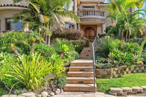 Exterior - 838 Forward, La Jolla, CA 92037 photo 2 of 18