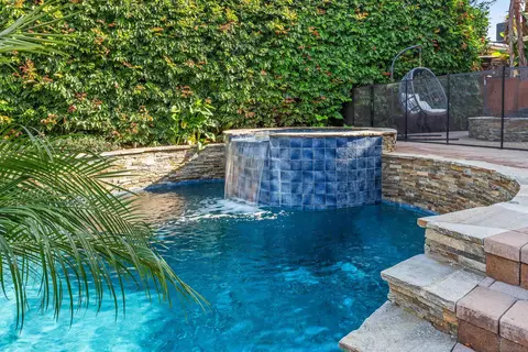 Exterior - 838 Forward, La Jolla, CA 92037 photo 7 of 18