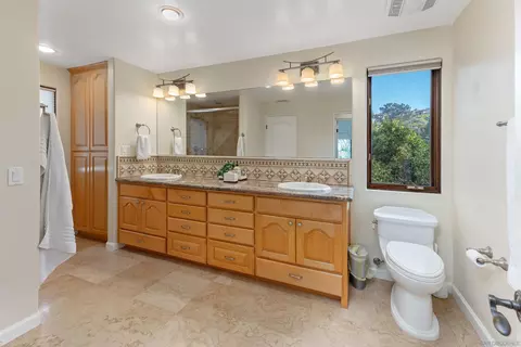 Bath - 838 Forward, La Jolla, CA 92037 photo 2 of 4