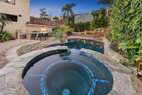 Exterior - 838 Forward, La Jolla, CA 92037 photo 8 of 18