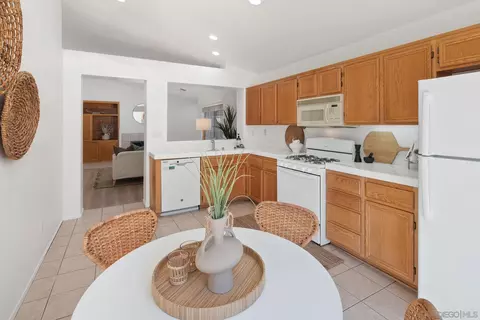 Kitchen - 294 Brookview Ct, Santee, CA 92071 photo 3 of 4
