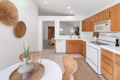 Kitchen - 294 Brookview Ct, Santee, CA 92071 photo 4 of 4