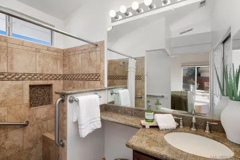 Bath - 294 Brookview Ct, Santee, CA 92071 photo 2 of 3
