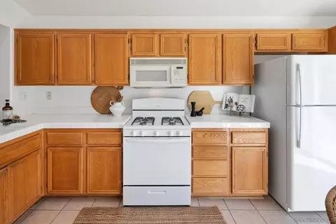 Kitchen - 294 Brookview Ct, Santee, CA 92071 photo 2 of 4
