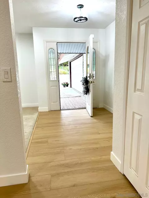 2120 Lakeview Rd, Vista, CA 92084 photo 7