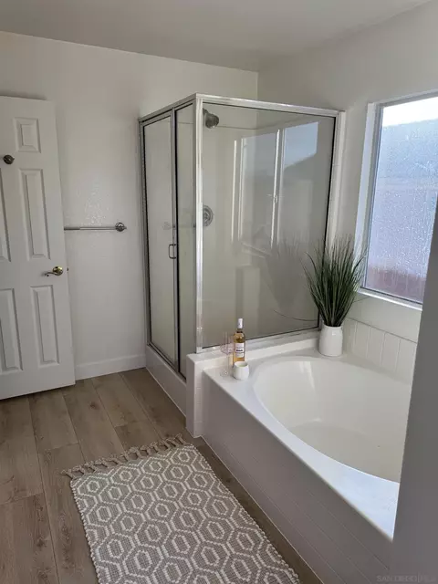 Bath - 2976 River Shadow Ct, Alpine, CA 91901 photo 2 of 2