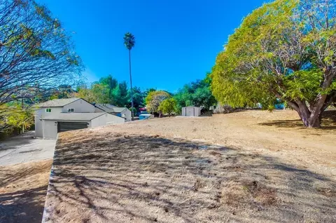 Exterior - 2354 Sunset Dr, Escondido, CA 92025 photo 18 of 21