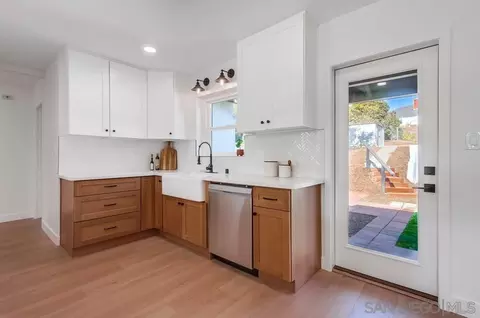 Kitchen - 2354 Sunset Dr, Escondido, CA 92025 photo 7 of 9