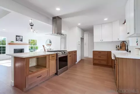 Kitchen - 2354 Sunset Dr, Escondido, CA 92025 photo 6 of 9