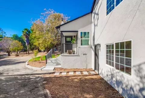 Exterior - 2354 Sunset Dr, Escondido, CA 92025 photo 10 of 21