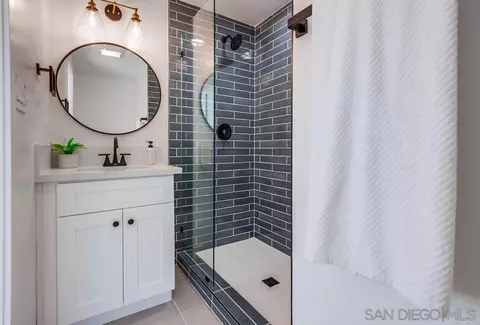 Bath - 2354 Sunset Dr, Escondido, CA 92025 photo 1 of 6