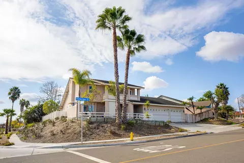 308 Encino Dr, Vista, CA 92083