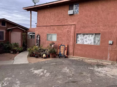Exterior - 1708 E Msn, Fallbrook, CA 92028 photo 5 of 11