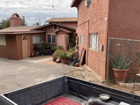 Exterior - 1708 E Msn, Fallbrook, CA 92028 photo 7 of 11