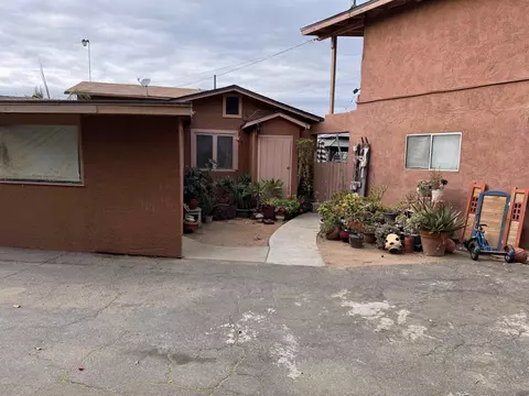 Exterior - 1708 E Msn, Fallbrook, CA 92028 photo 6 of 11