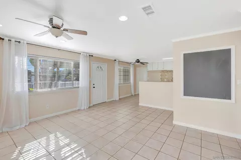 Living - 13518 Lakeshore Dr, Lakeside, CA 92040 photo 2 of 4
