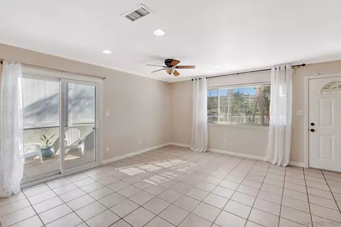 Living - 13518 Lakeshore Dr, Lakeside, CA 92040 photo 3 of 4