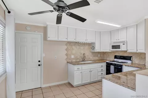 Kitchen - 13518 Lakeshore Dr, Lakeside, CA 92040 photo 1 of 1